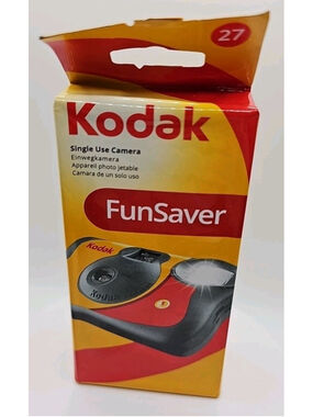 Kodak FunSaver Disposable Camera Single-Use 27 Exposures Rec. Use Date 08/2026